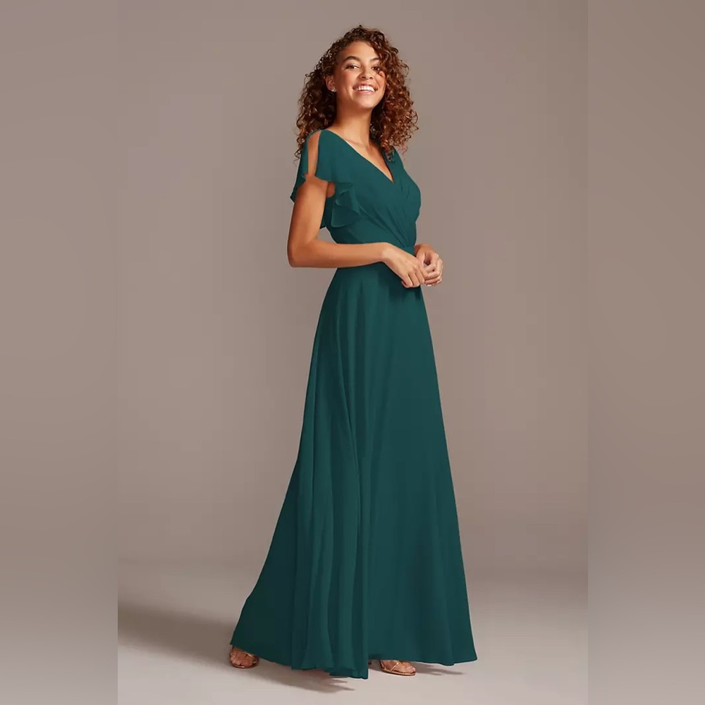 NWT Davids Bridal bridesmaid dress. Size 4. Color Gem. STYLE# F20065